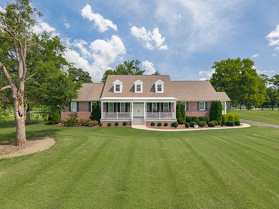 3rd image of 144 Herb Garden Dr