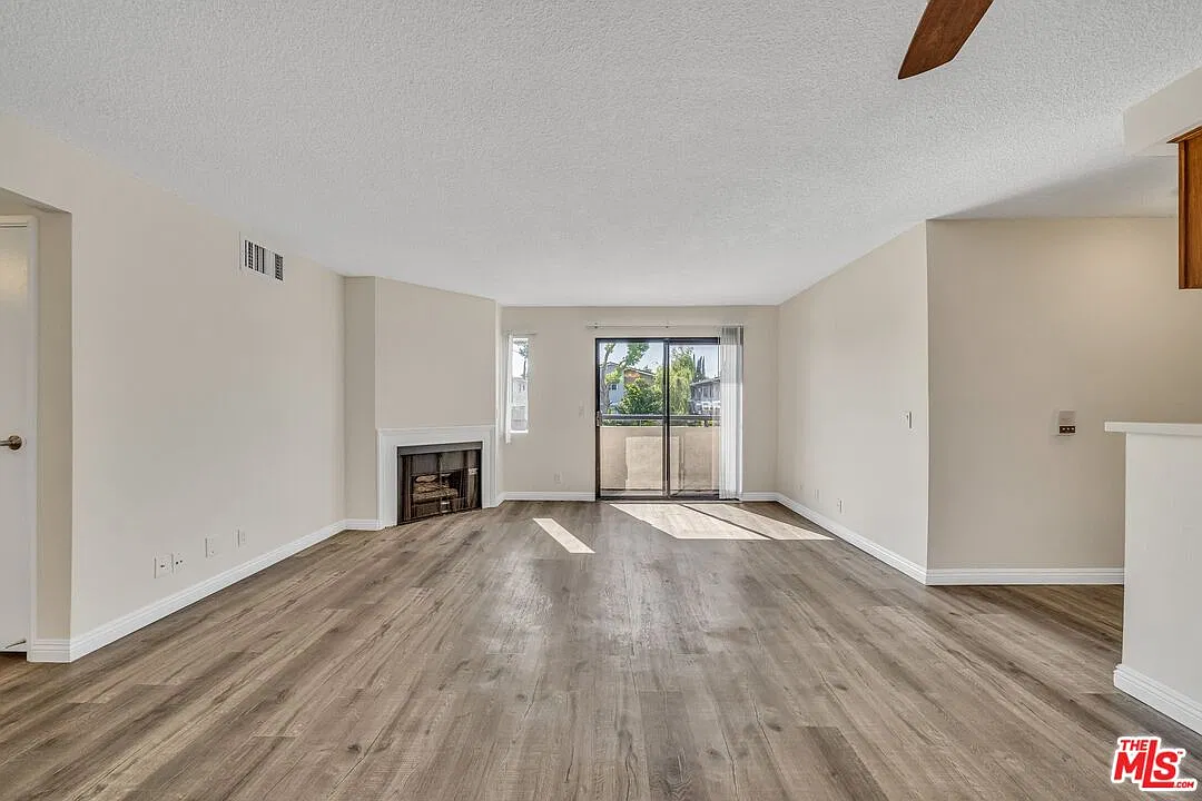 1 bed, 1.0 bath, 803 sqft, $2,295 — Photo 1