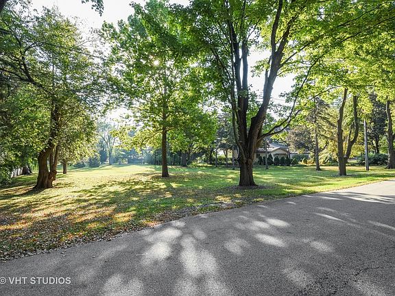 3rd image of 1027 Lincoln Ln