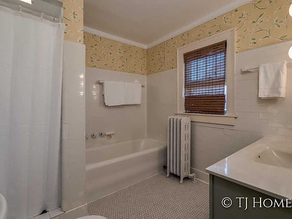 4th image of 247 Dale St NE