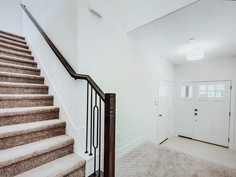 104 Harwood Dr — Photo 8