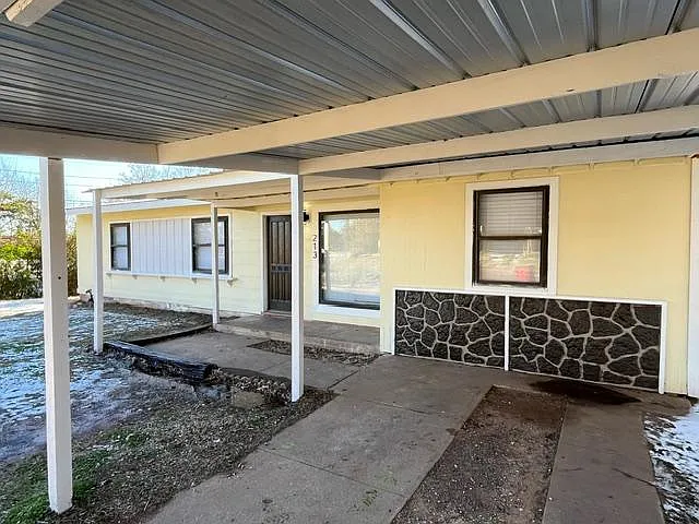 213 Fannin St — Photo 1