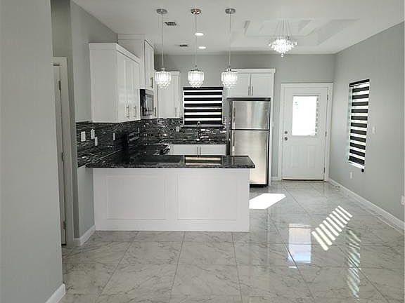 3rd image of 912 N Blair Ave #1