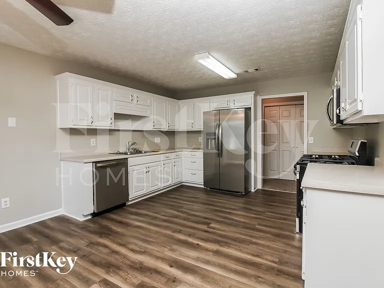 655 Pebble Blvd — Photo 8