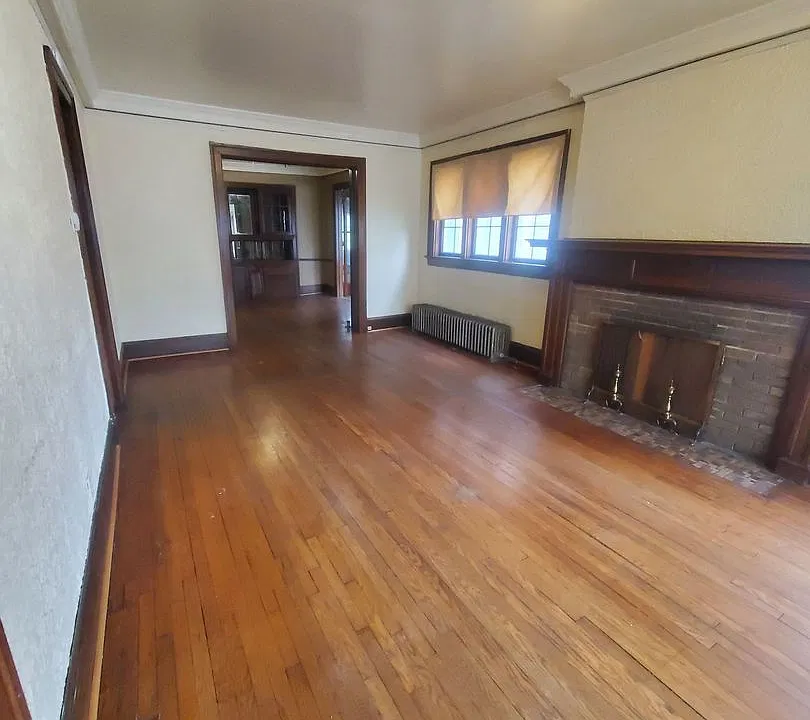 2922-2924 W Juneau Ave. - 3 Unit
