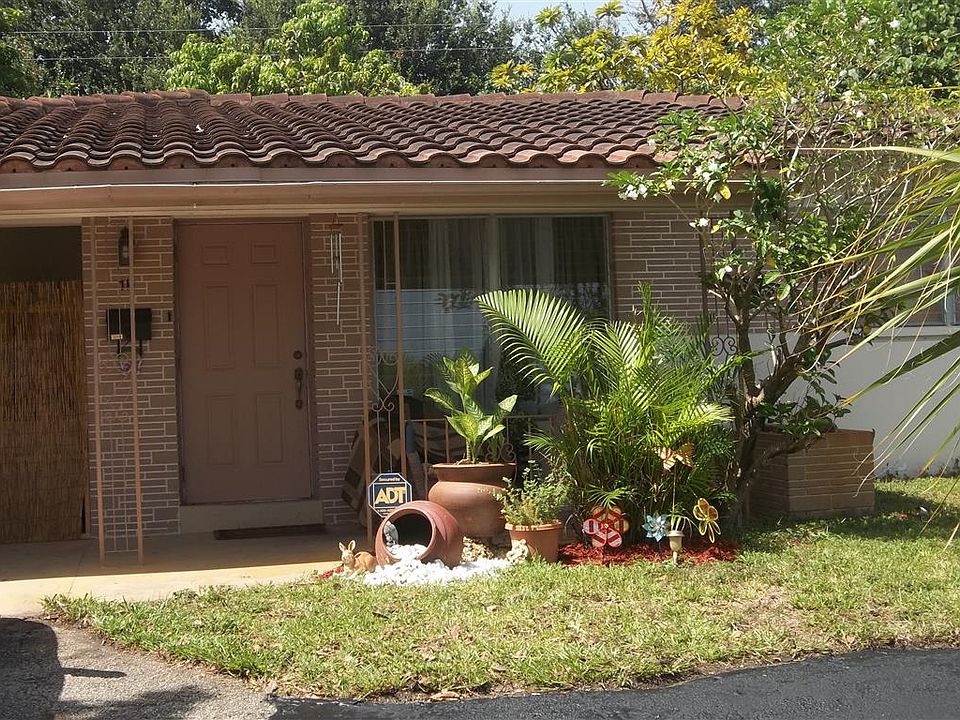 1st image of 711 NE 49th St
