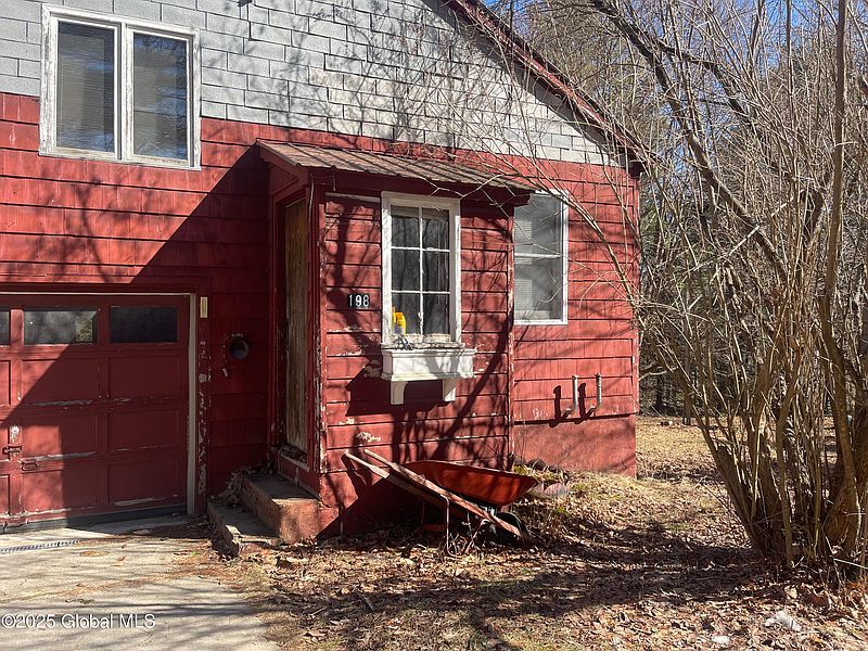 4th image of 198 Valentine Pond Road