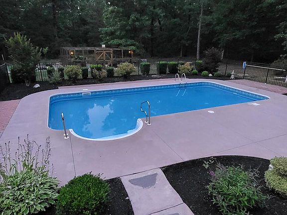 3rd image of 22 Serenity Ct
