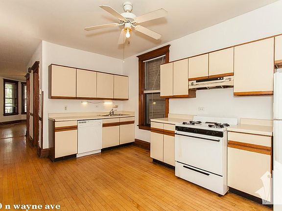 4th image of 2730 N Wayne Ave #528