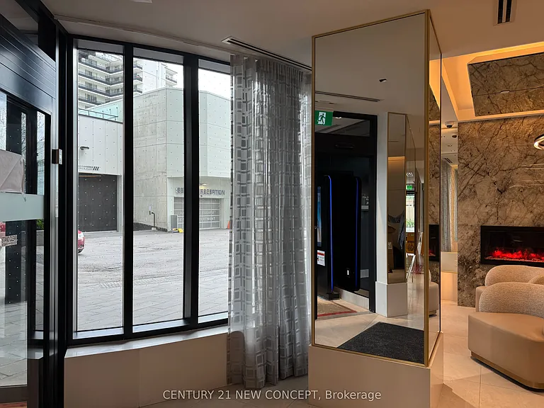 5858 Yonge St #LPH08 — Photo 29