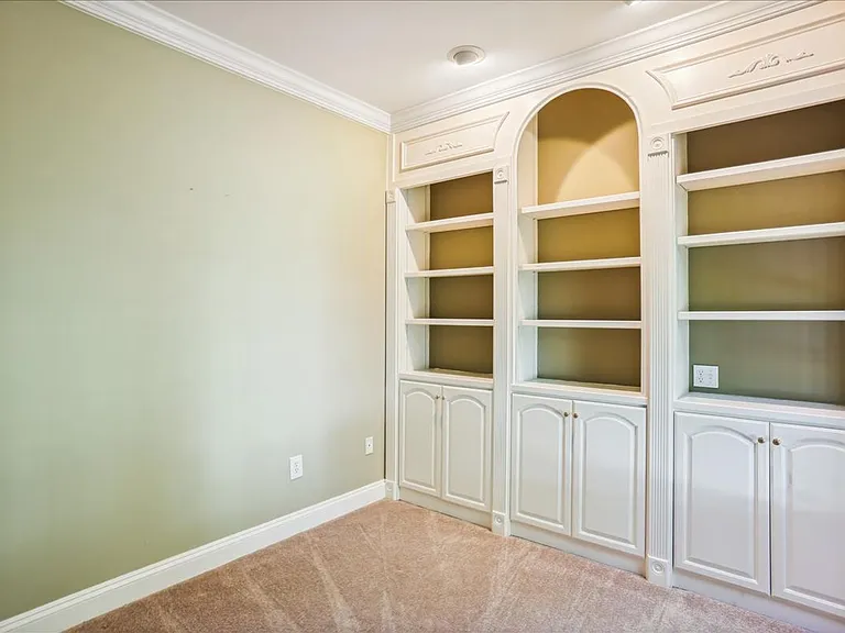 8931 Falls Farm Dr — Photo 53