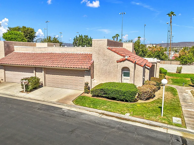 74930 San Simeon Dr — Photo 15