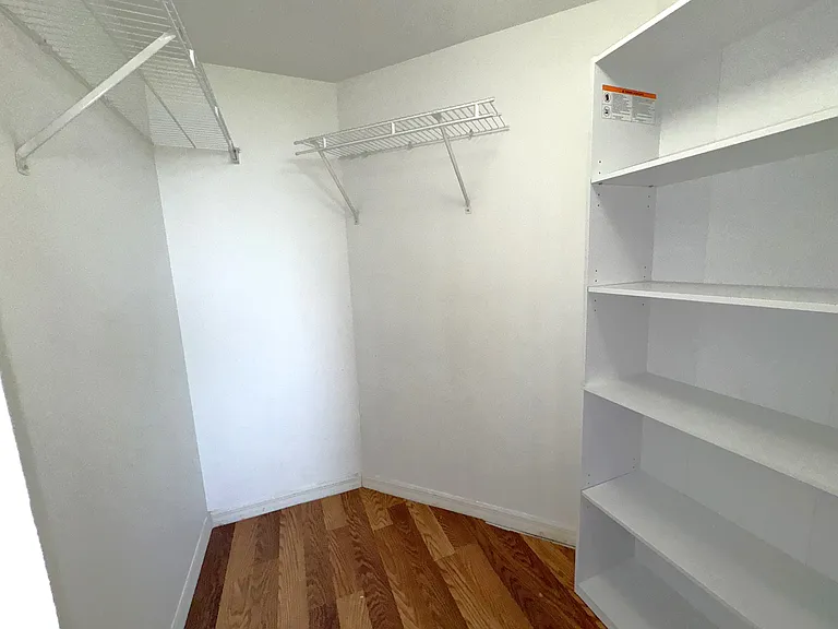 Walking closet Master bedroom