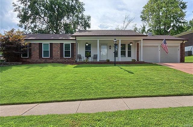 1st image of 1947 Pickfair Dr