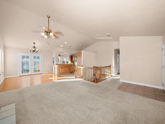 4th image of 716 N 8th St