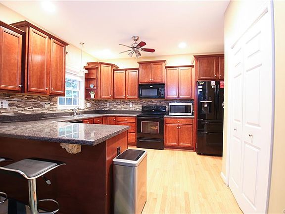 2nd image of 9807 Kendelwick Dr