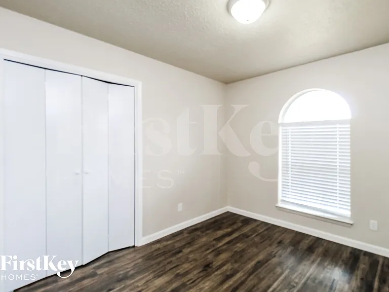 2509 E Williamsburg Mnr — Photo 9