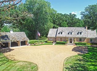 255 S Ridge Rd, Lake Forest, IL 60045