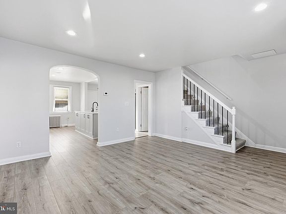 4th image of 4009 Century Rd