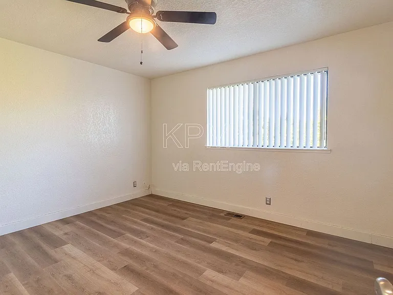 2828 Smoke Tree Cir — Photo 27