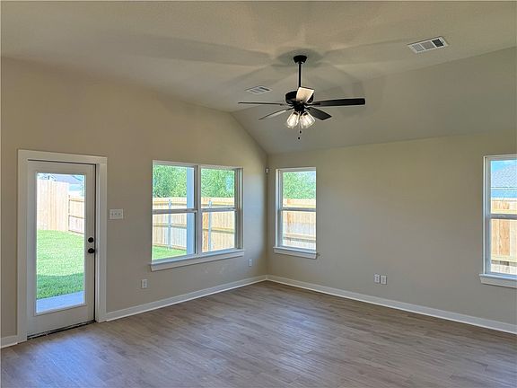 2nd image of 1915 Pinemont View Dr