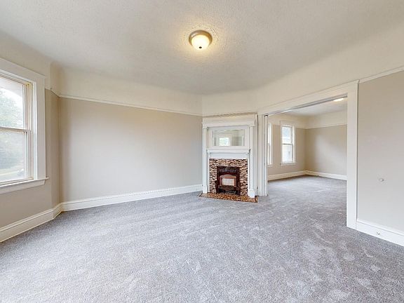 5th image of 1903 Holmden Ave