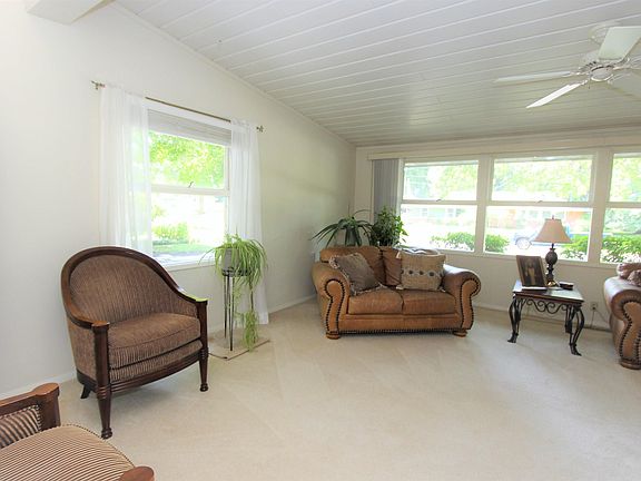 5th image of 1627 Southbrook Dr