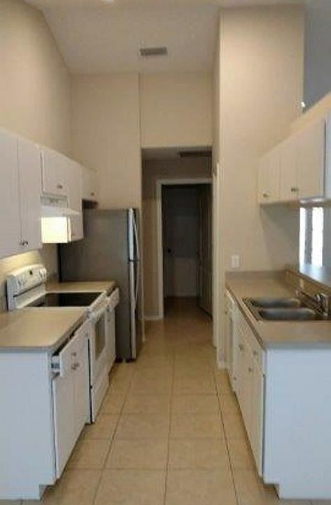 2nd image of 900 Tangelo Ct