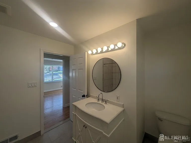 6 Hillside Ave — Photo 14