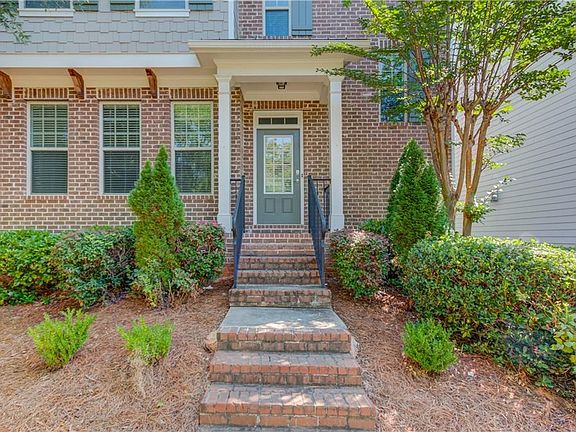 2nd image of 18 Privet Cir