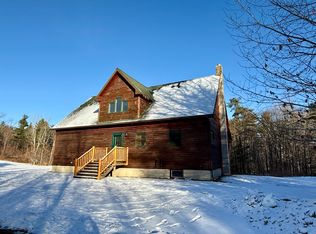 17 Woodland Hills Dr, Morrisonville, NY 12962