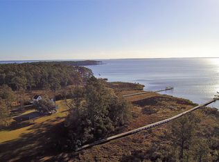 673 Schooner Point Rd, Belhaven, NC 27810