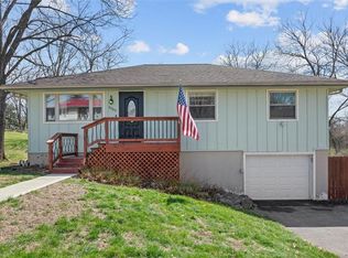 3009 Maplewood Dr, Wood Heights, MO 64024