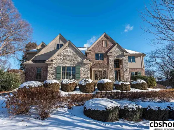 9110 Davenport St, Omaha, NE 68114