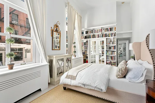 Sold by Compass | media 21