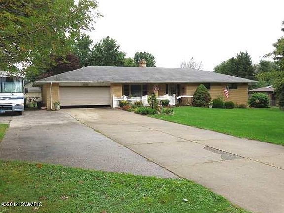 3rd image of 1045 Allouez Dr
