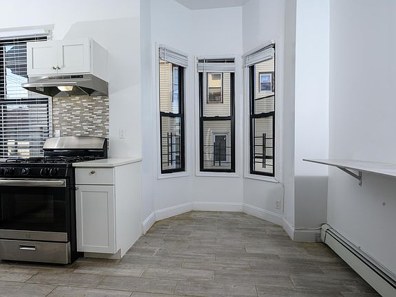 4th image of 251 Warburton Ave #2S