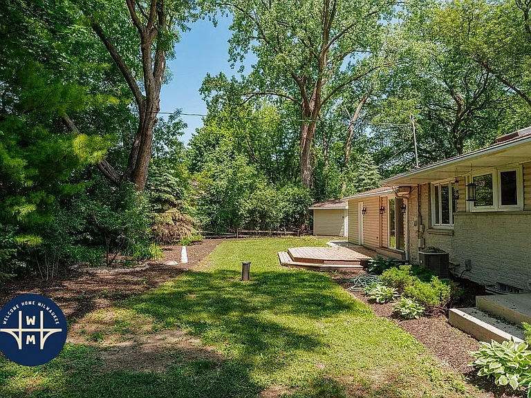 12400 Elmhurst Pkwy — Photo 22
