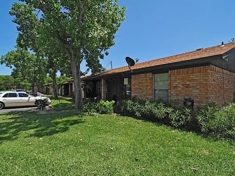 Windwood Apartments — Photo 18