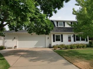 808 Acker Pkwy, Deforest, WI 53532