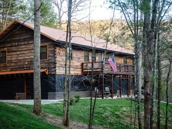 467 River Oaks Dr, Austinville, VA 24312