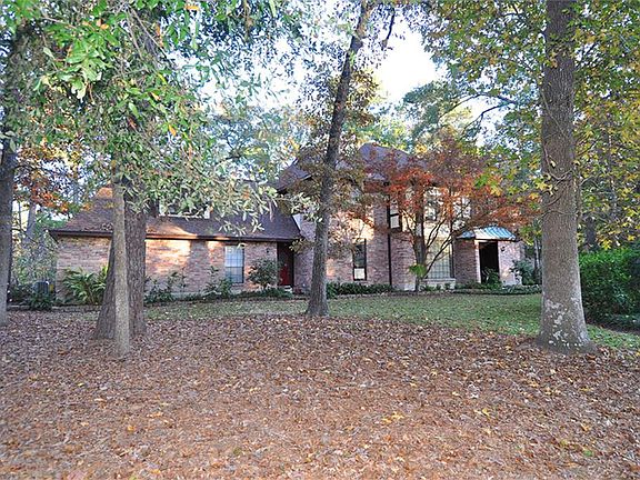 Laurel Lake is great short CDS street in back of Kings Forest and close to Kingwood's famous greenbe