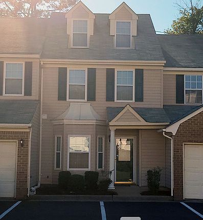 3rd image of 1547 Heritage Ave #1547
