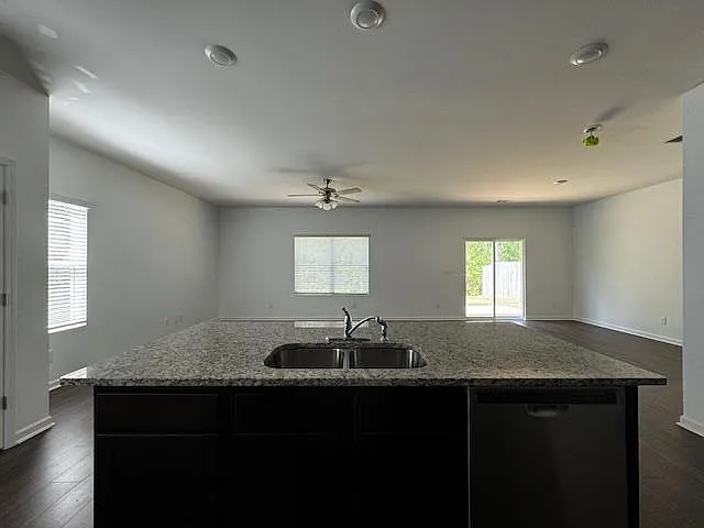240 Chelsea Park Dr — Photo 25