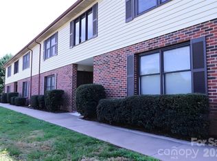 525 12th St SW APT 29, Hickory, NC 28602