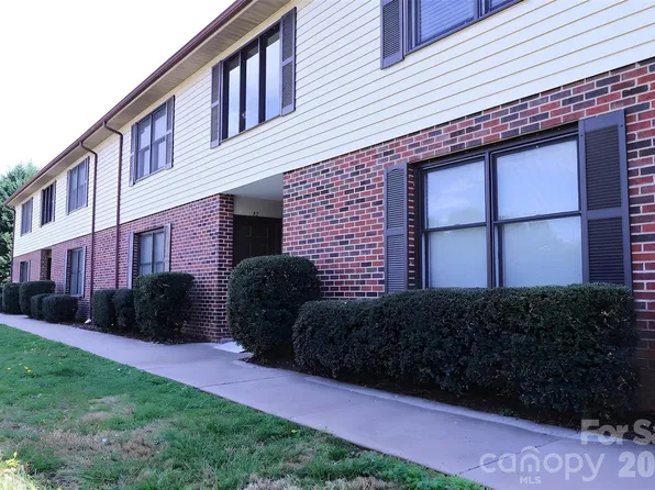 525 12th St SW APT 29, Hickory, NC 28602