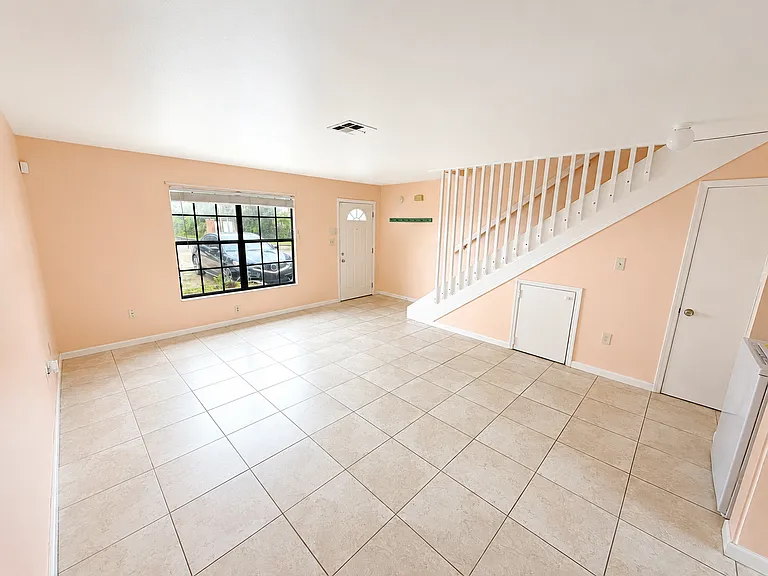 1300 Arlington Ln NE #102 — Photo 3