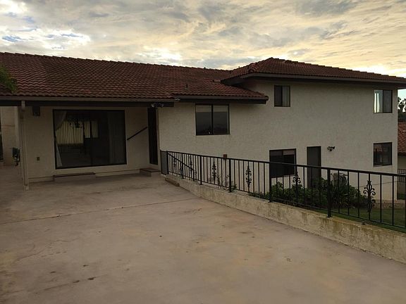 2nd image of 217 Hawthorne Cir