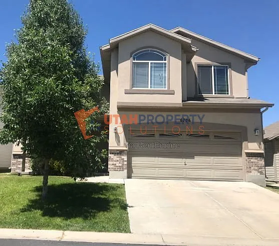 3 bed, 2.5 bath, 1718 sqft, $2,295 — Photo 2