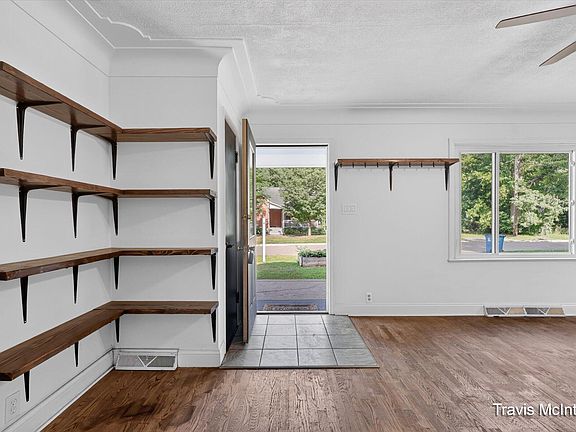5th image of 120 Adams St